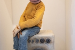 3042
