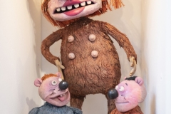 3053